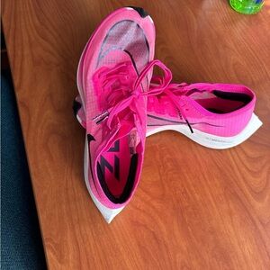Nike Men’s Nike Vaporfly next% US 6 (women’s 7.5)